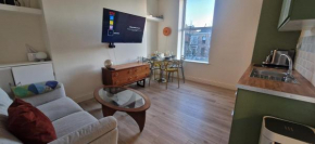 Cosy 1BD in Refurbed Victorian House Heart of D6